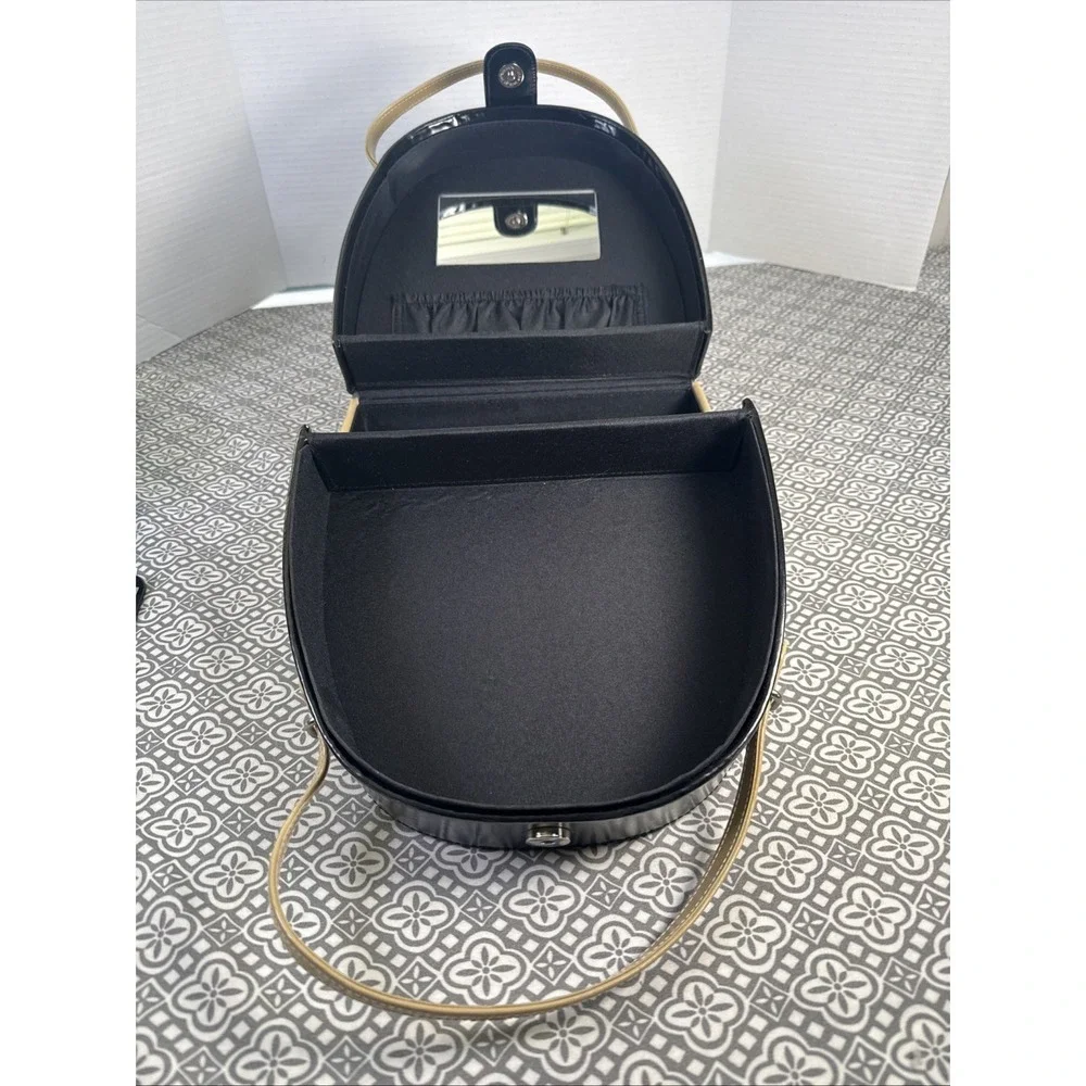 Vintage Beauty Makeup/Jewelry Hard Body Travel Case With Mirror. Snap Close.
